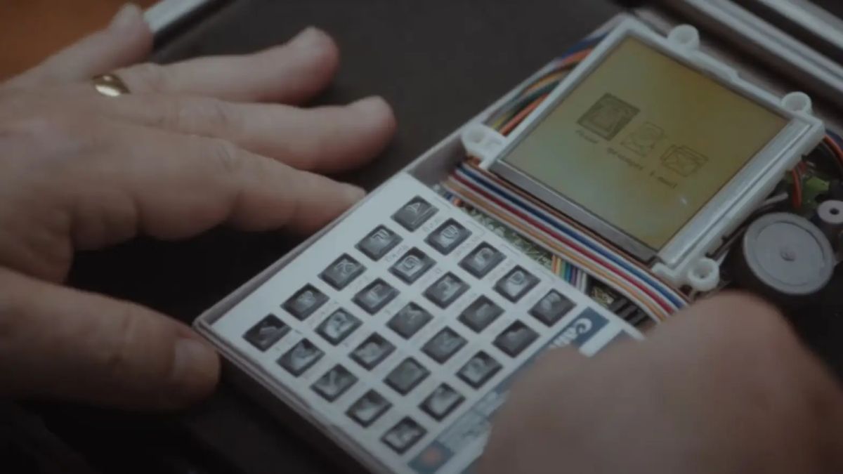 Crítica de "BlackBerry": Matt Johnson y la historia del teléfono que cambió las comunicaciones