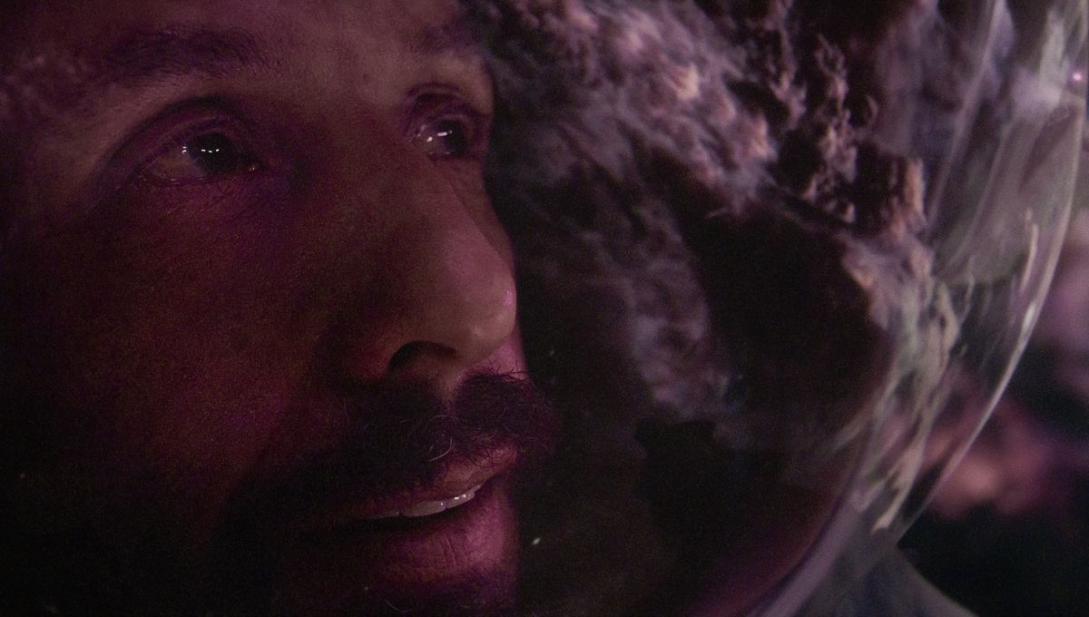 Crítica de "El Astronauta": Adam Sandler dialoga con una araña en el espacio