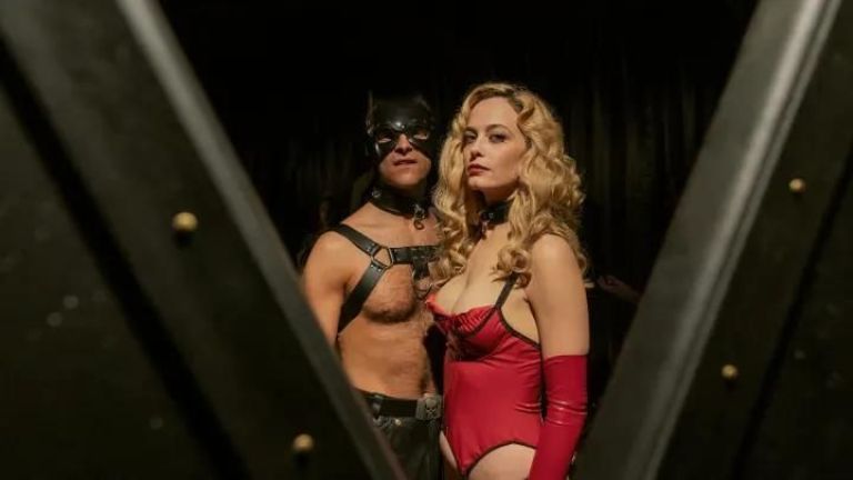 Crítica de "Supersex": Alessandro Borghi le pone el cuerpo a Rocco Siffredi