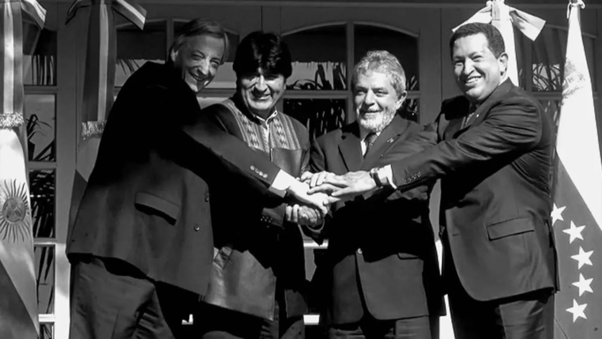 Explorando la Comunicación y las Redes en BAFILMA