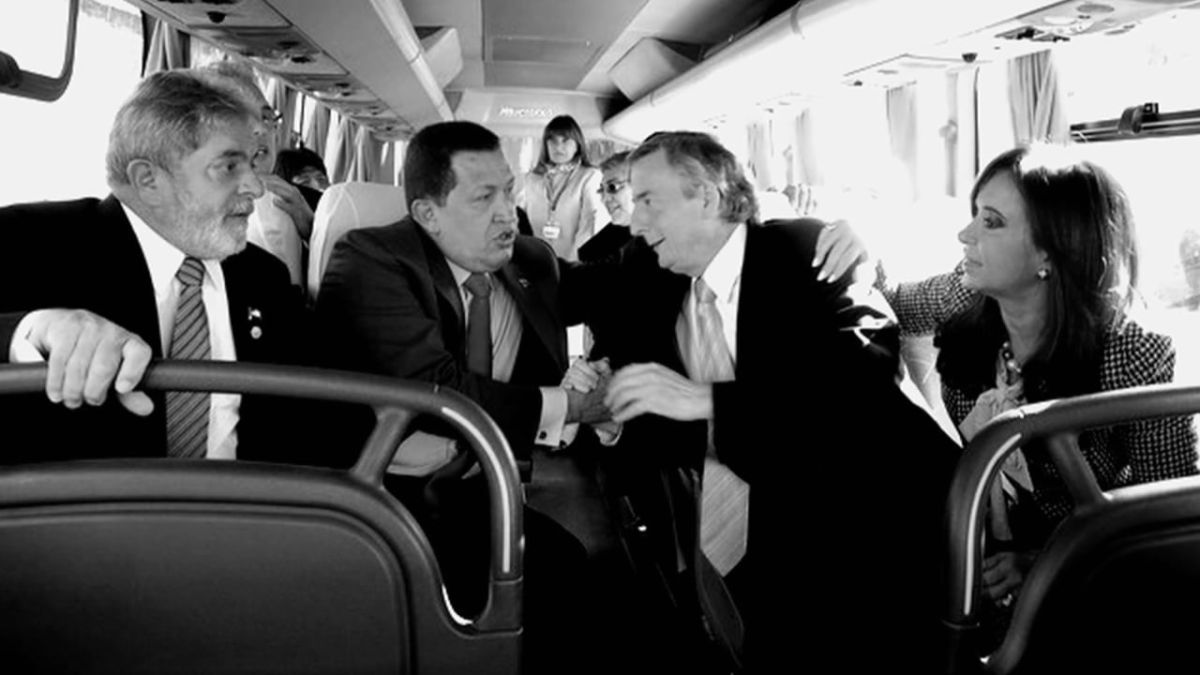 Explorando la Comunicación y las Redes en BAFILMA