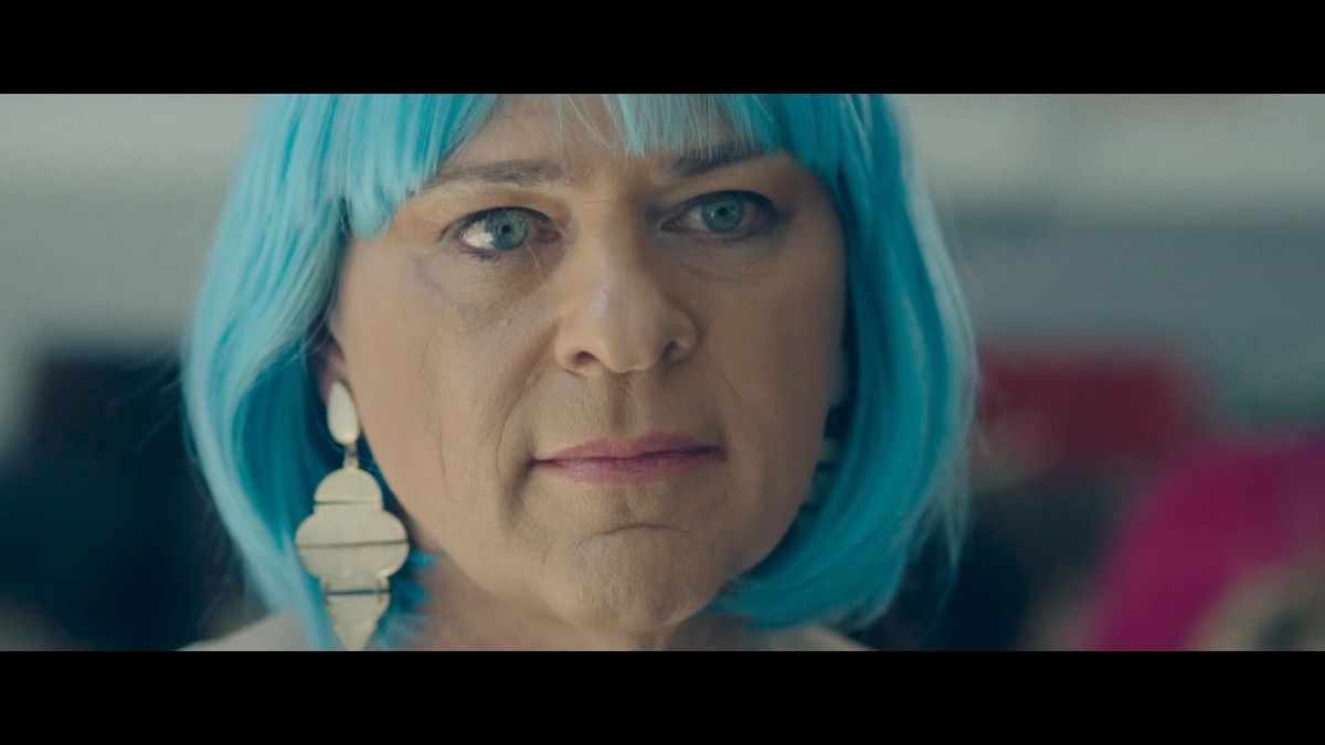 Crítica de "Cross Dreamers": Soledad Velasco y el descubriendo la feminidad oculta