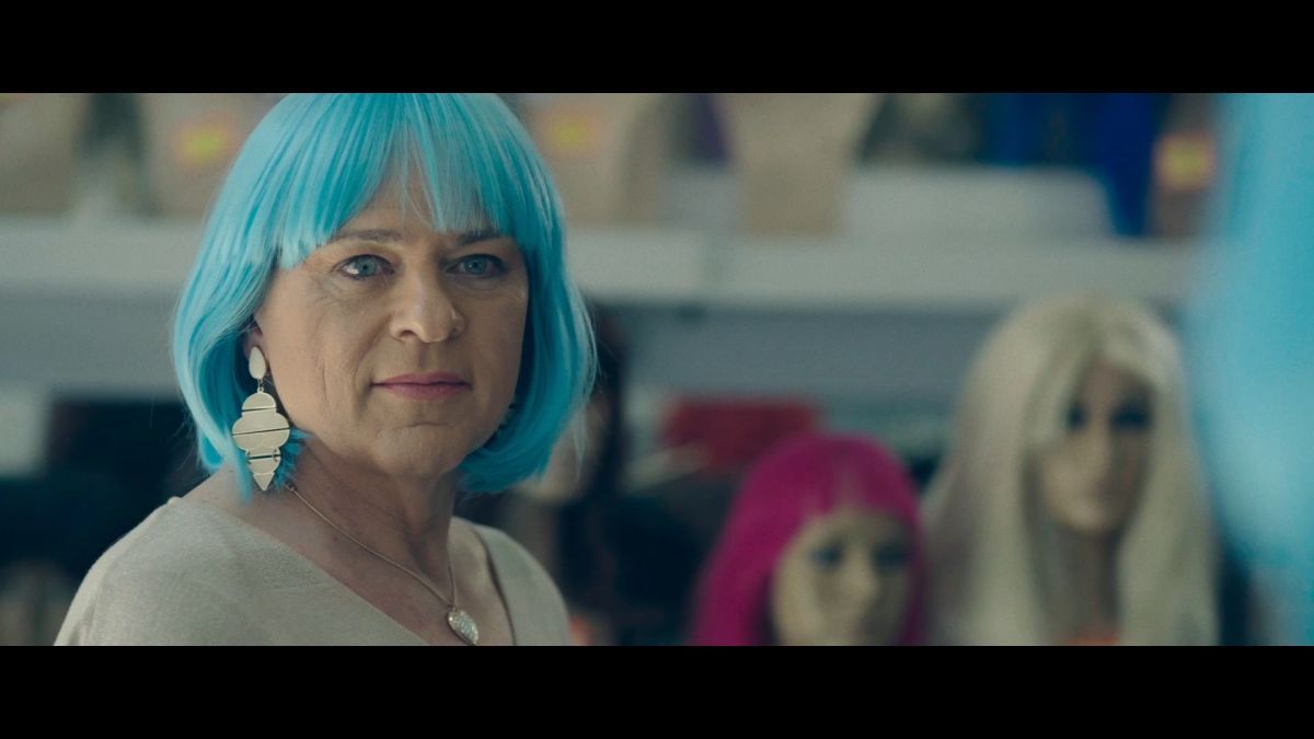 Crítica de "Cross Dreamers": Soledad Velasco y el descubriendo la feminidad oculta