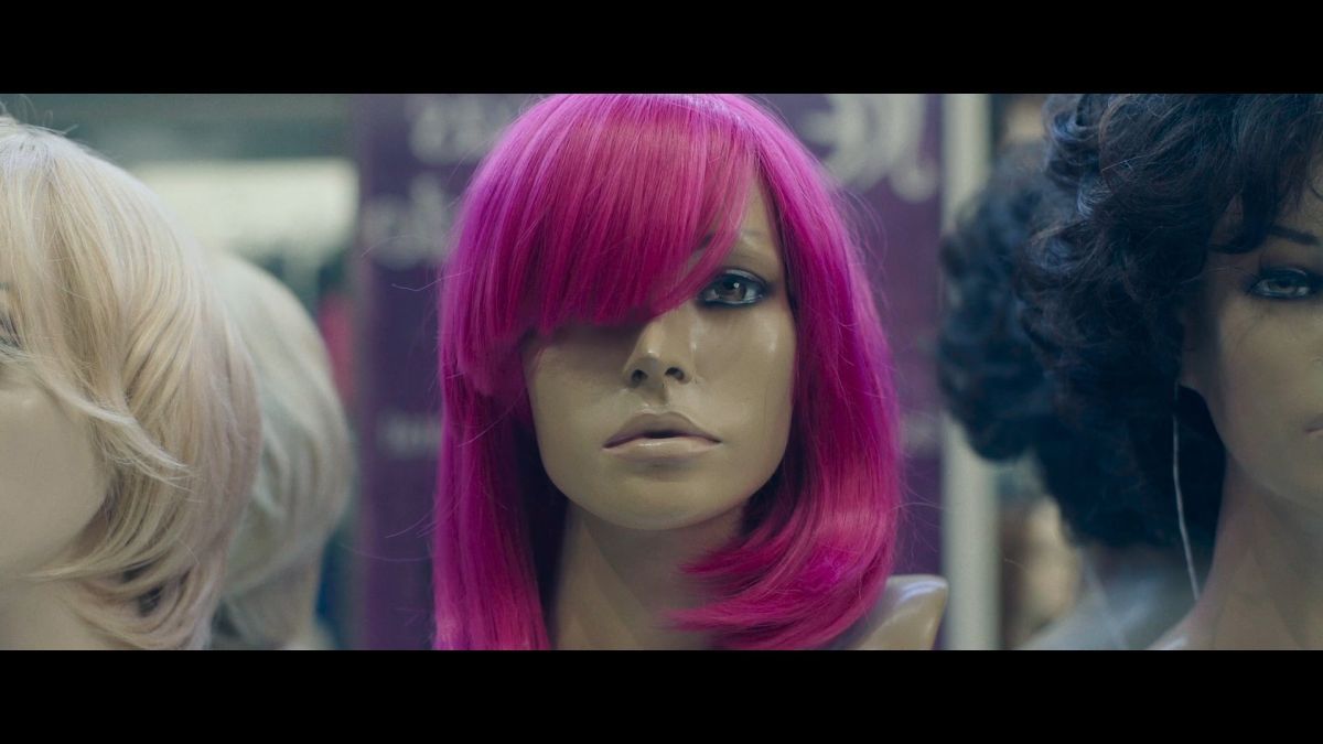 Crítica de "Cross Dreamers": Soledad Velasco y el descubriendo la feminidad oculta