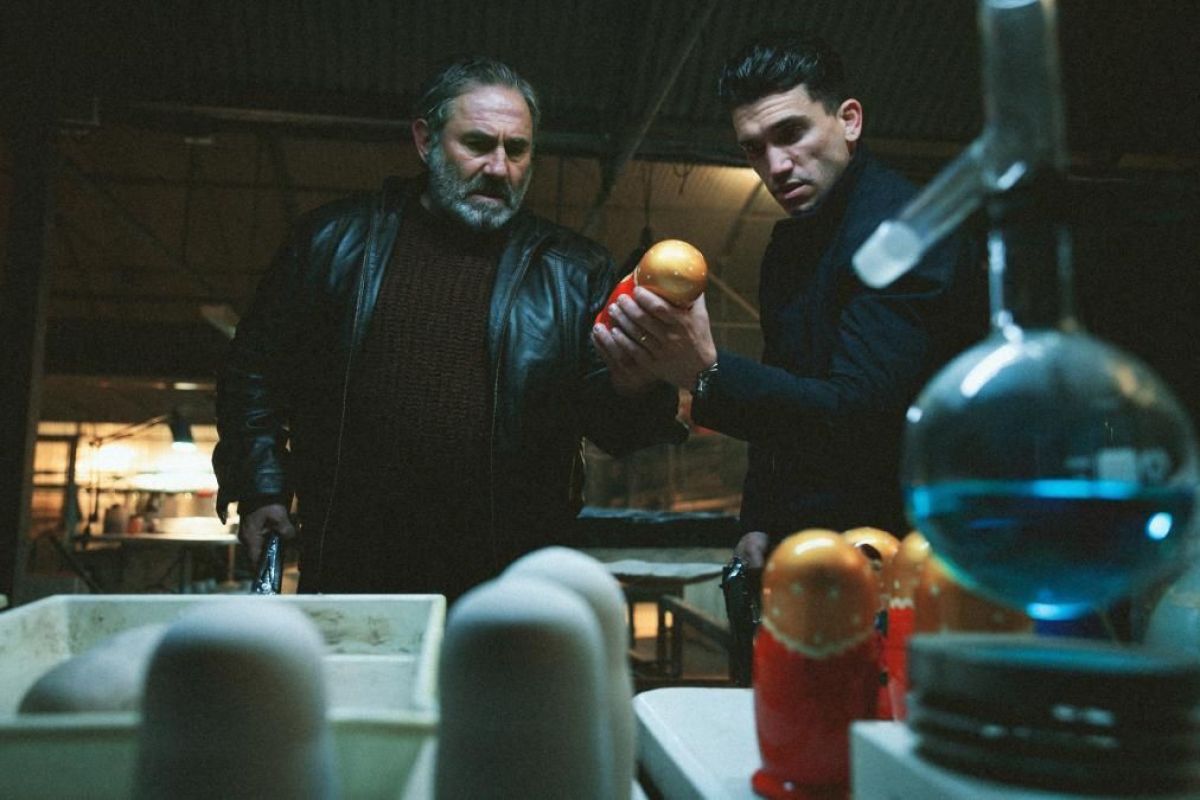 Crítica de "Mano de Hierro": Chino Darín y un viaje por el crimen organizado en el Puerto de Barcelona