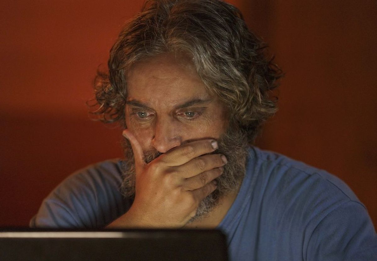 Crítica de "Descansar en Paz": Joaquín Furriel tras la sombra del pasado