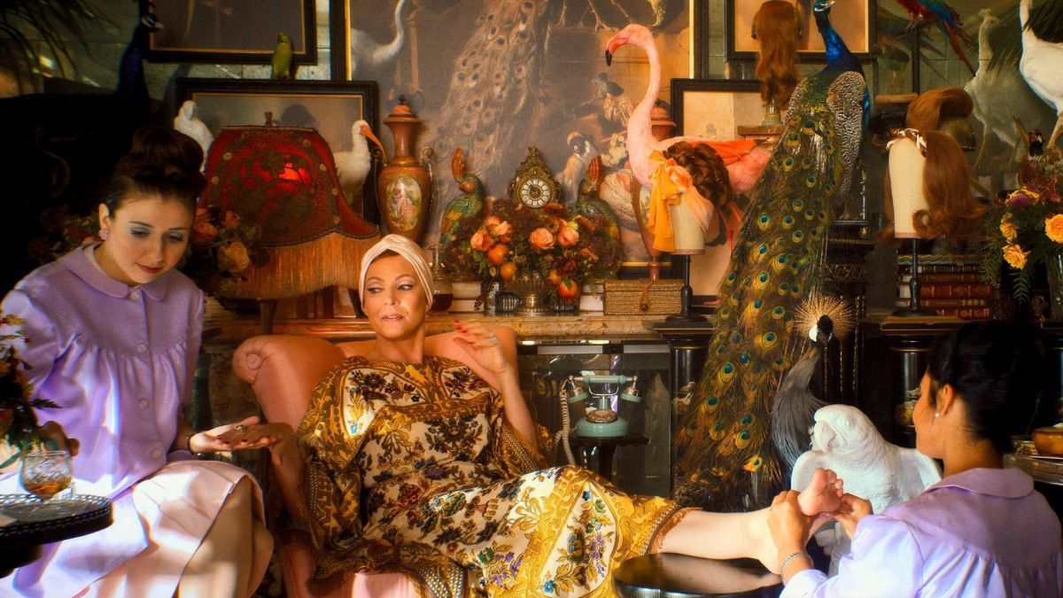 Crítica de "Palm Royale": poder, ascenso y sombras en dos temporadas