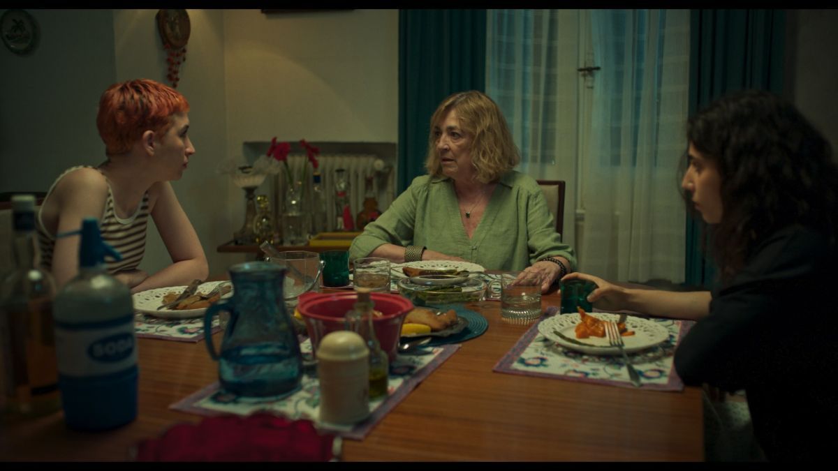 Crítica de "Como el mar": Sofía Gala y Zoe Hochbaum entre oleajes y verdades