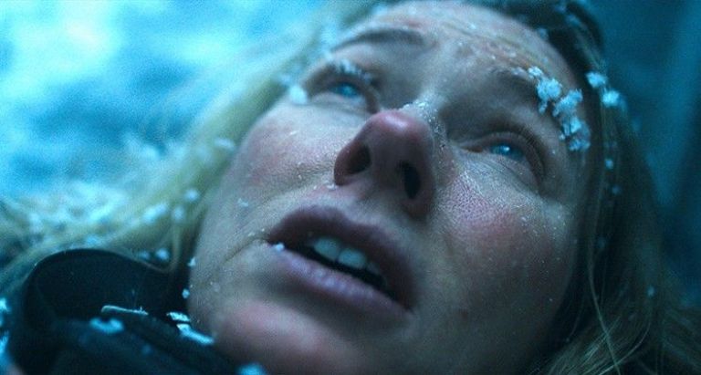 Crítica de "Tormenta mortal": Naomi Watts es una mujer ‘desesperada’ en la montaña