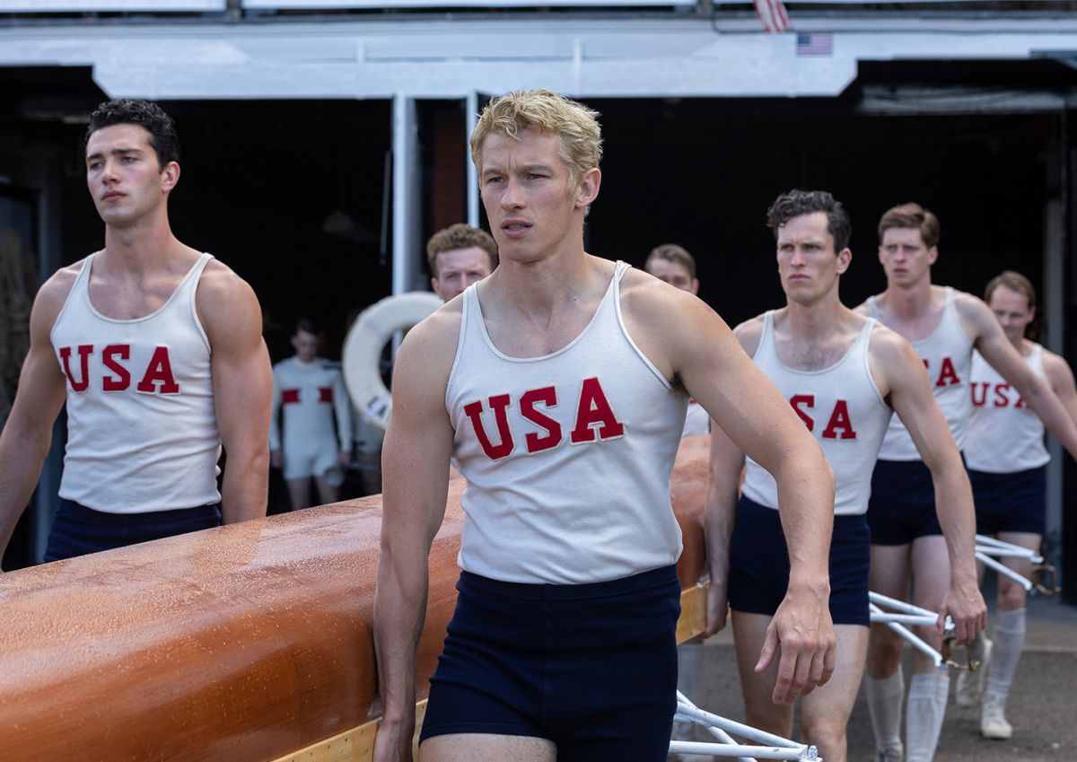 Crítica de "Remando como un solo hombre": George Clooney filma la épica olímpica en bote de remo