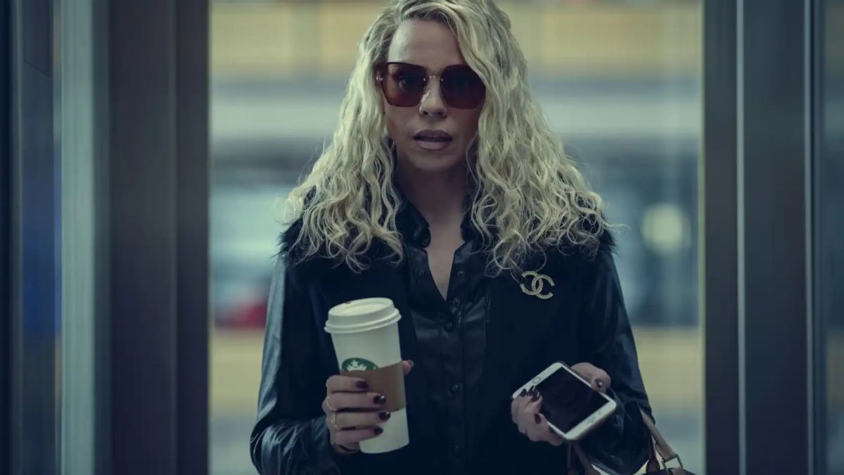 Crítica de "La gran exclusiva": El thriller periodístico que puso en jaque a la realeza inglesa