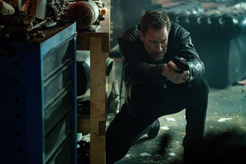 Crítica de "Agente X: Última misión", Aaron Eckhart y el resurgimiento de los agentes jubilados