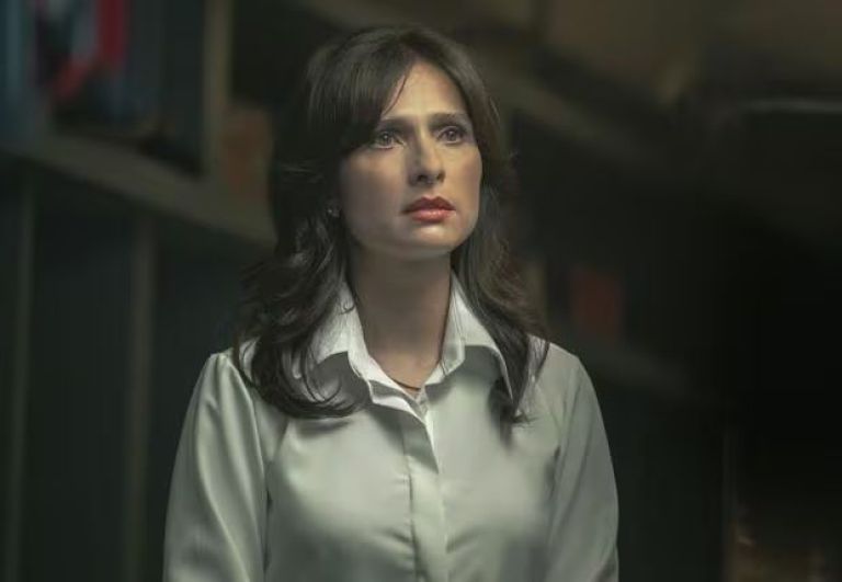 Crítica de "Secuestro del vuelo 601": Un desafortunado intento de fusionar el thriller con la telenovela