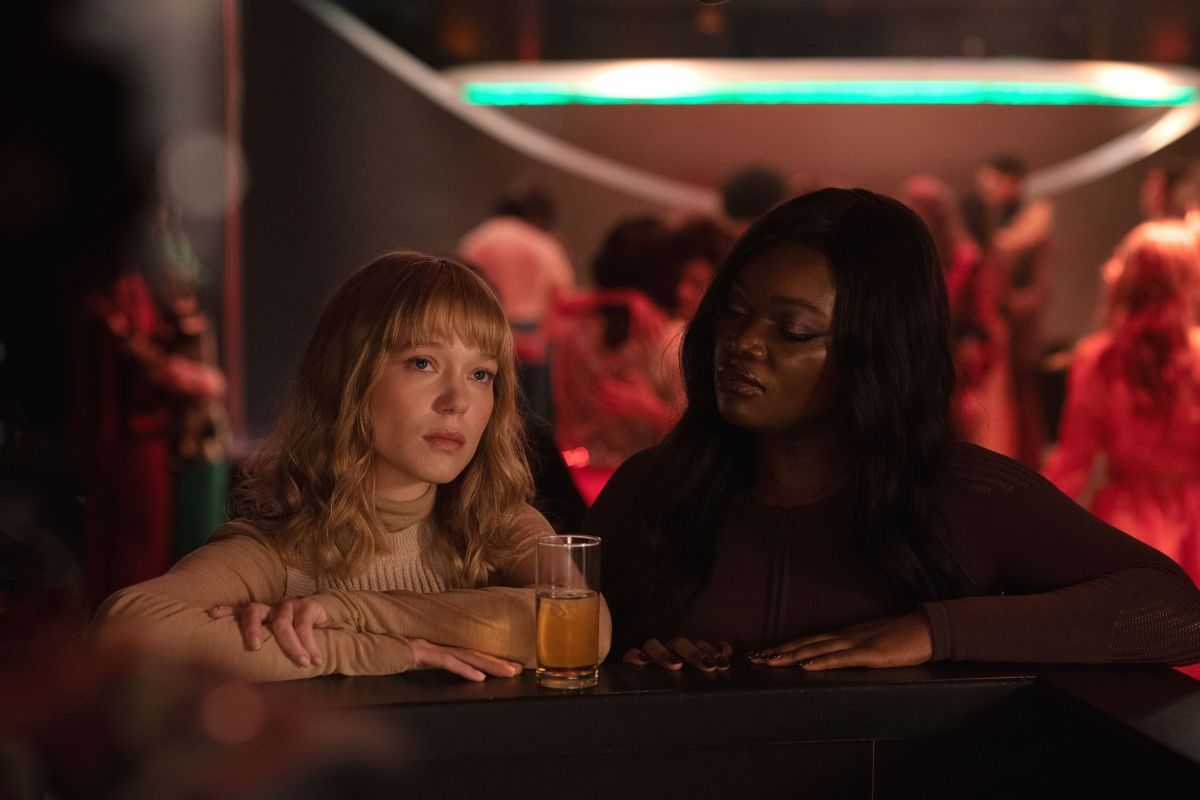 Crítica de "Amor sin tiempo": Léa Seydoux y el peligro de sentir contra el peligro de vivir desafectado