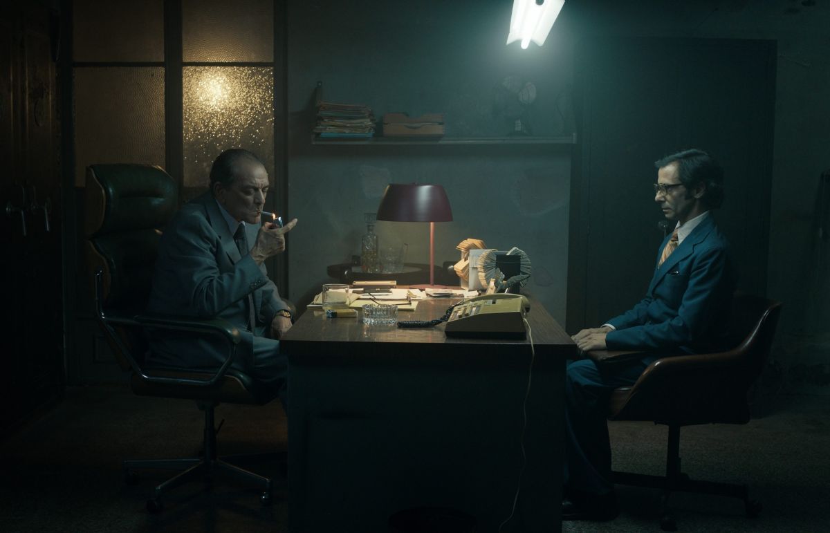 Crítica de "Corresponsal": Emiliano Serra y las crónicas desde las sombras del poder