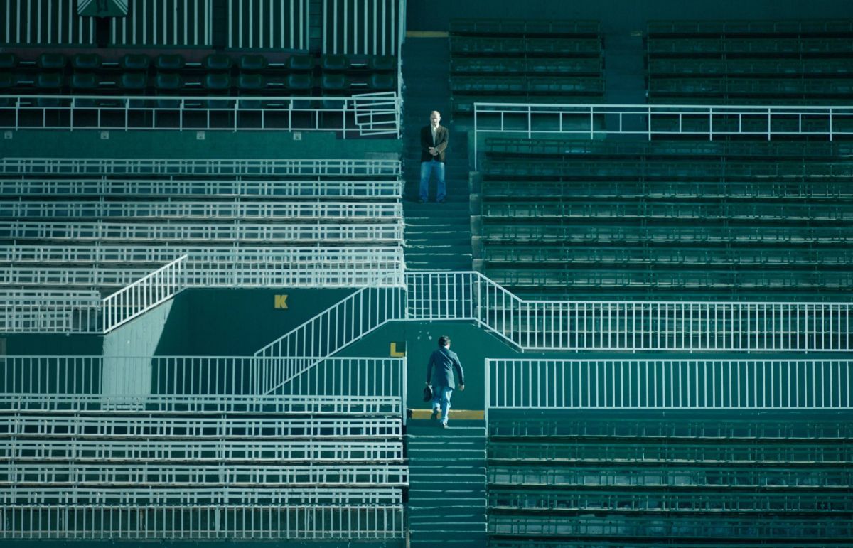 Crítica de "Corresponsal": Emiliano Serra y las crónicas desde las sombras del poder