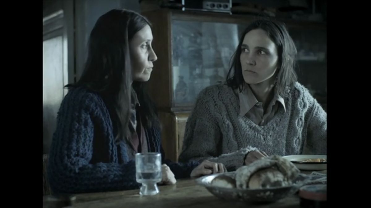 Crítica de "La noche adentro": Mónica Lairana en una travesía emocional por el desierto mendocino