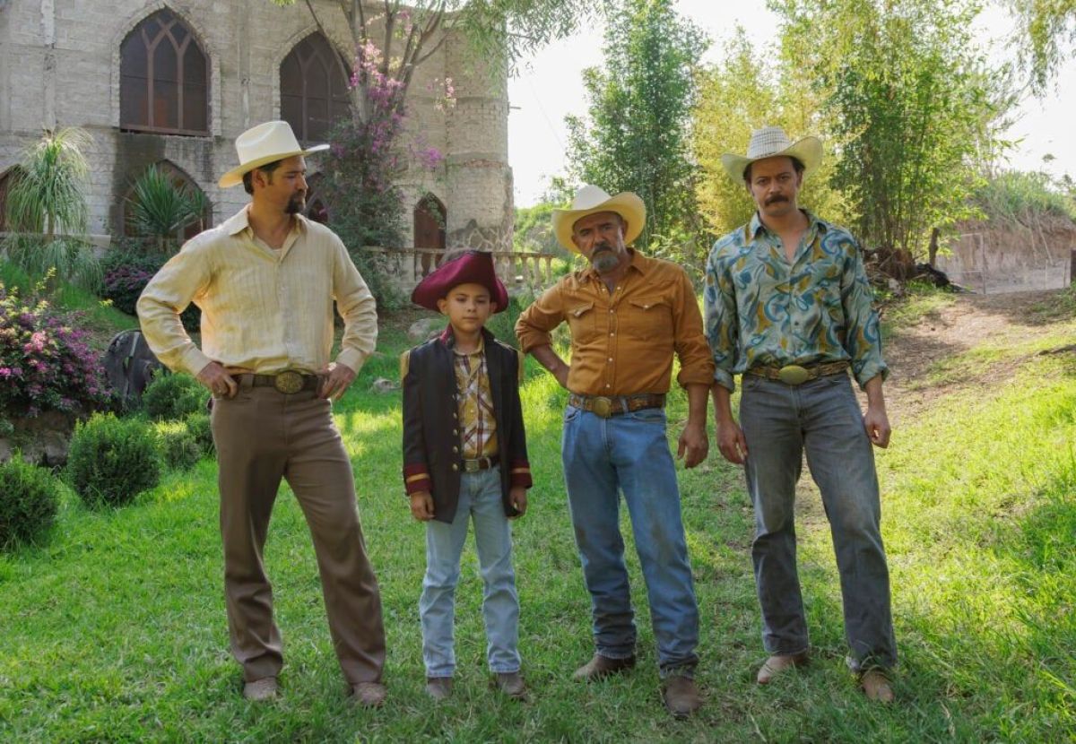 Crítica de "Fiesta en la madriguera": Manolo Caro y una mirada al mundo narco desde la inocencia