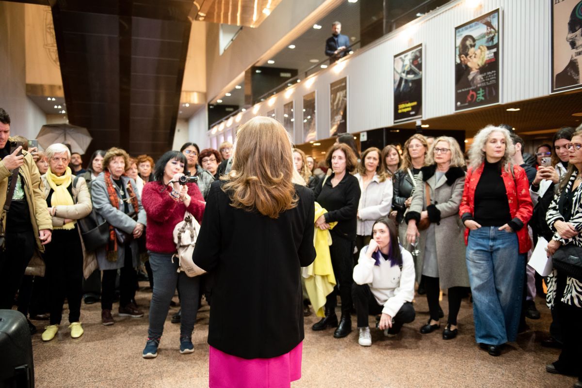 Con el estreno de "Miranda, de viernes a lunes" de María Victoria Menis dio inicio "La Mujer y el Cine"