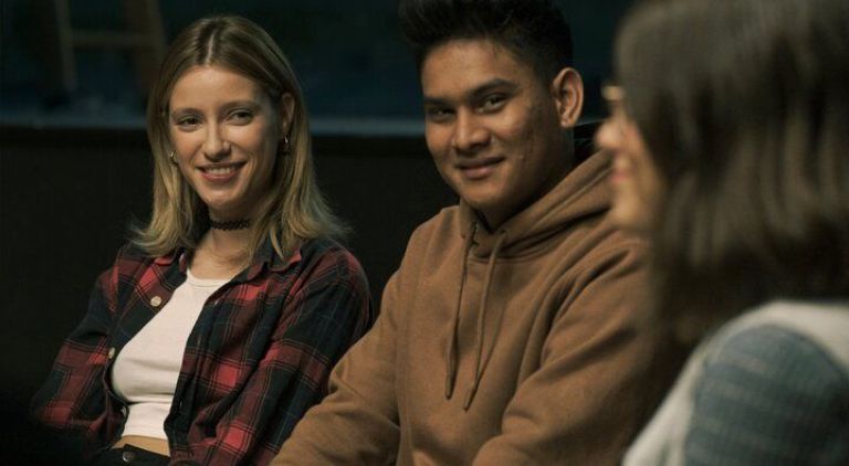 Crítica de "Ser o no ser": La serie española que desafía la transfobia en la adolescencia