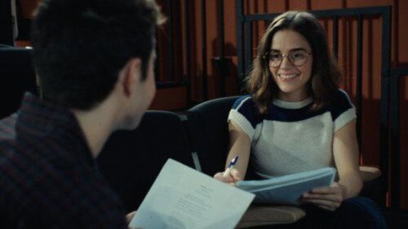 Crítica de "Ser o no ser": La serie española que desafía la transfobia en la adolescencia