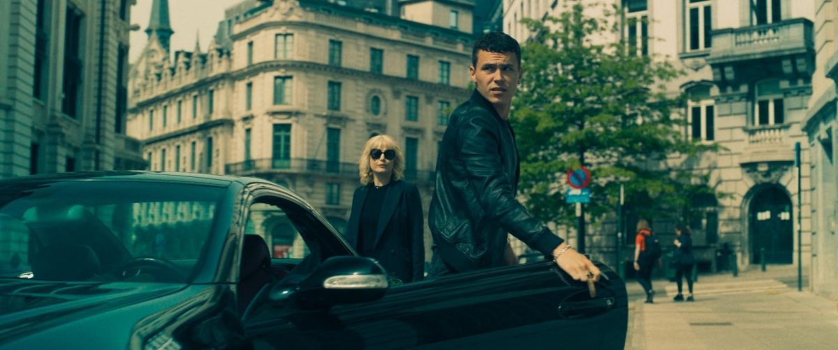 Crítica de "El correo": Arón Piper en un thriller electrizante que golpea con fuerza en la corrupción del pasado y presente