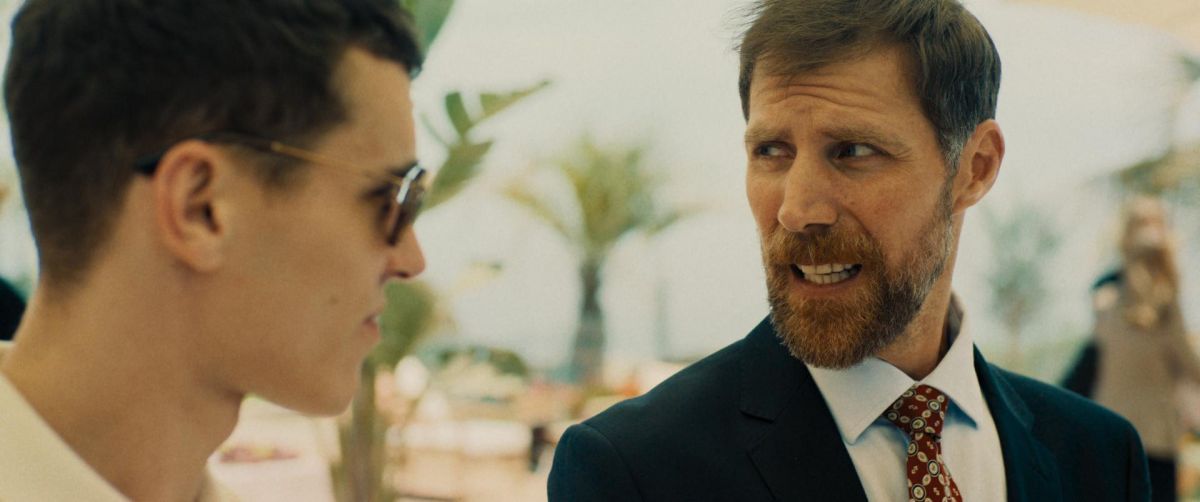 Crítica de "El correo": Arón Piper en un thriller electrizante que golpea con fuerza en la corrupción del pasado y presente