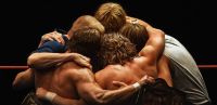 Crítica de “La garra de hierro”: familia y lucha libre con Zac Efron