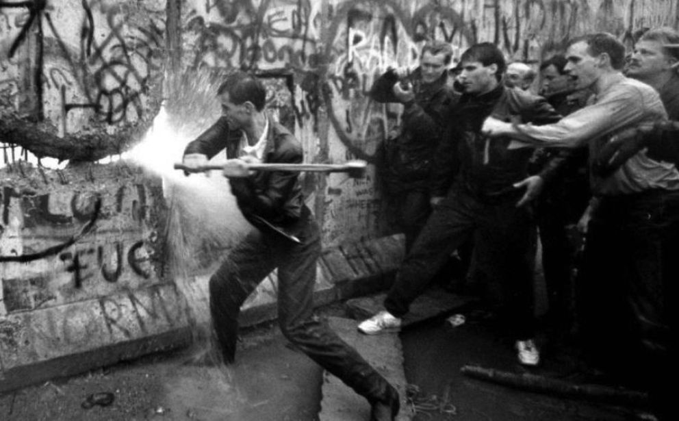 Crítica de "El Testigo (Conversaciones con Osvaldo Bayer)": Cuatro entrevistas inéditas filmadas durante 30 años