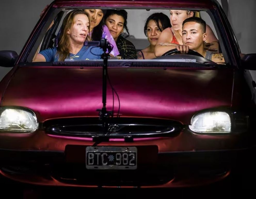 Crítica de "Los días afuera": Lola Arias y un canto de libertad y resiliencia