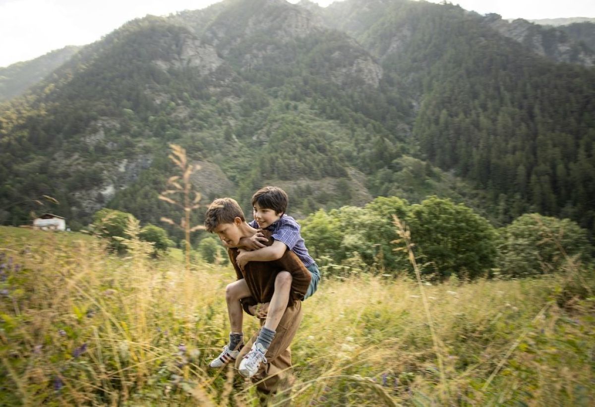Crítica de "Las ocho montañas": Luca Marinelli y Alessandro Borghi en una amistad que desafía el tiempo y el espacio