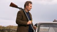 Crítica de “En tierra de santos y pecadores”: Liam Neeson pone orden en Irlanda
