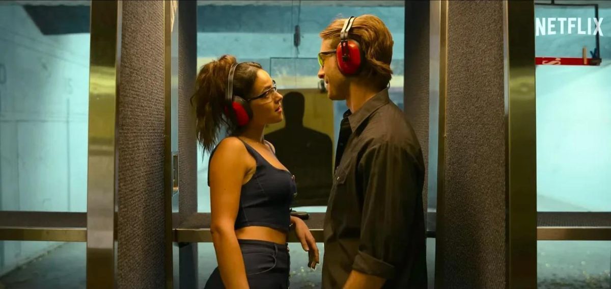 Crítica de "Cómplices del engaño (Hit Man)”: Richard Linklater entre la filosofía y el crimen