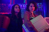 Crítica de "El amor es un viaje en trineo al infierno” (Drive-Away Dolls): Las "Thelma & Louise" de Ethan Coen 
