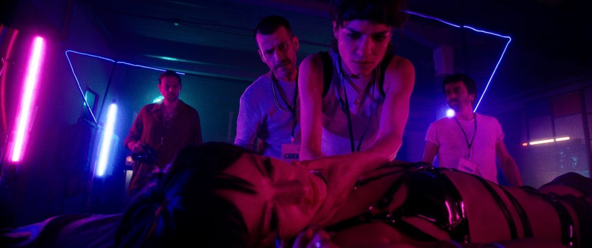 Crítica de "Mar.IA": La fábula cyberpunk de Nicanor Loreti y Gabriel Grieco