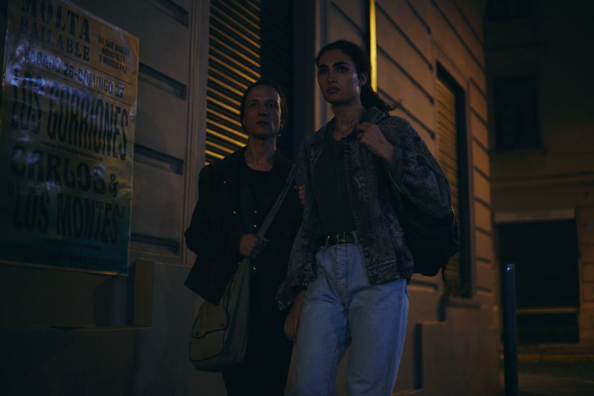 Crítica de “Cris Miró: Ella”: Un personaje que desafió los prejuicios sociales en los años noventa