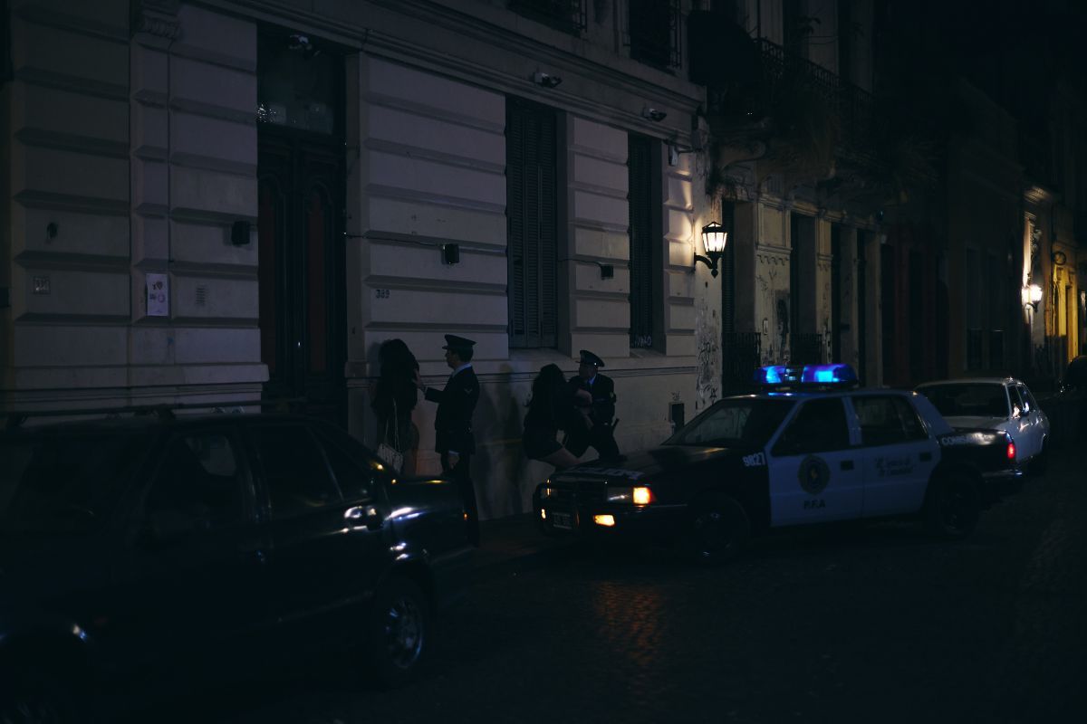 Crítica de “Cris Miró: Ella”: Un personaje que desafió los prejuicios sociales en los años noventa