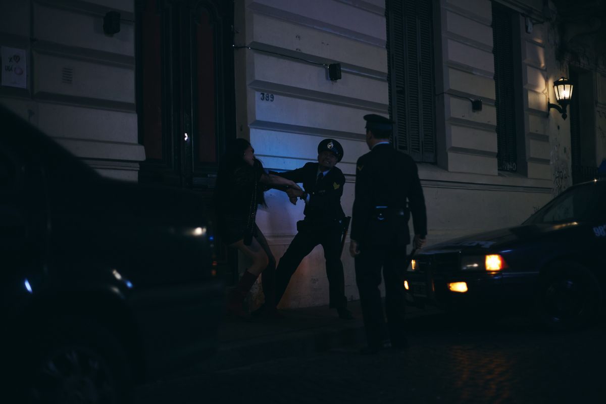 Crítica de “Cris Miró: Ella”: Un personaje que desafió los prejuicios sociales en los años noventa