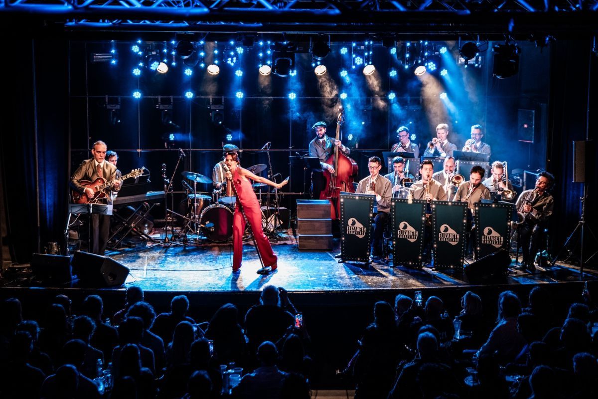 Crítica de “Elizabeth Karayekov y su Big Band”: los clásicos del pop con mucho swing