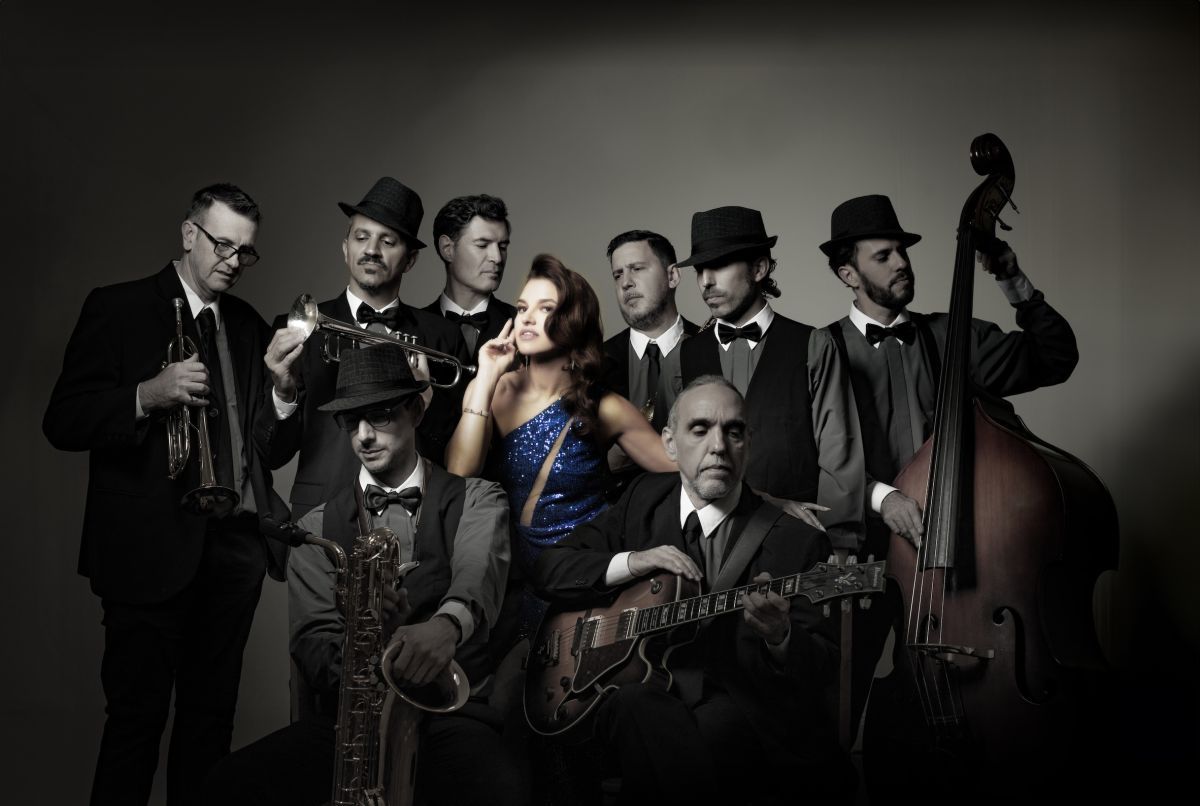 Crítica de “Elizabeth Karayekov y su Big Band”: los clásicos del pop con mucho swing