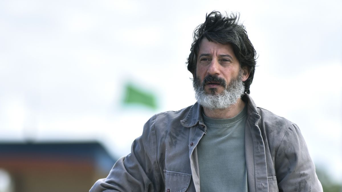 Crítica de "Naufragios": Un viaje íntimo en la costa del desencanto