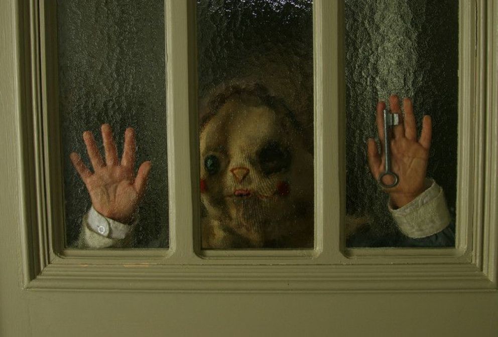 Crítica de "El orfanato": Terror a la española de Juan Antonio Bayona con Belén Rueda