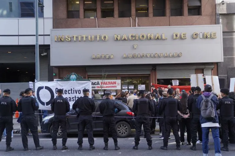 La Justicia le asesta otro golpe a los despidos en el Estado y ordena la reinstalación de una trabajadora y delegada de ATE en el INCAA