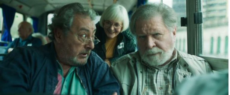 Crítica de "Los Justos": Tres viejitos, la funeraria y una conspiración mafiosa