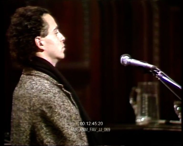 Crítica de "Seré": Lautaro Delgado Tymruk y un acto de memoria y resistencia en el escenario