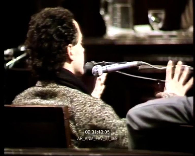 Crítica de "Seré": Lautaro Delgado Tymruk y un acto de memoria y resistencia en el escenario