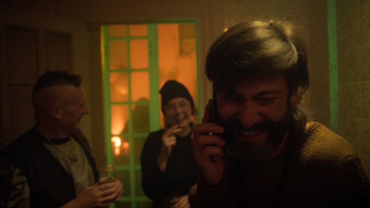 Crítica de "Un paseo ultradeformer": Una odisea lúdica y vampírica dirigida por Ezequiel Tronconi