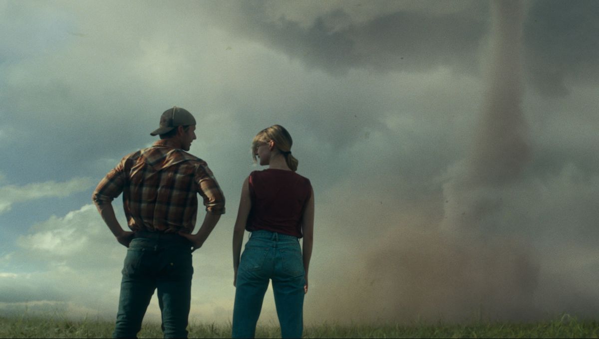 Crítica de “Tornados”: Daisy Edgar-Jones y Glen Powell recuperan un éxito de taquilla de los 90