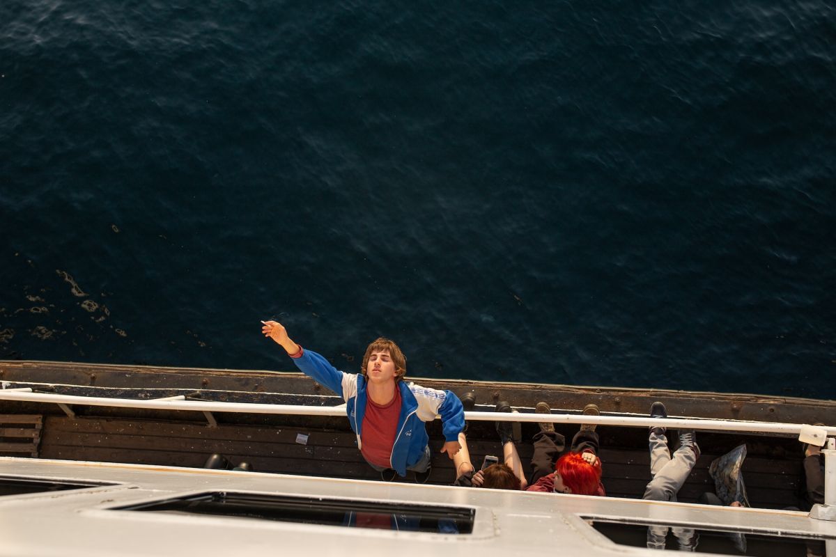 Crítica de “Caminos cruzados”: Lever Akin y un viaje de transformación