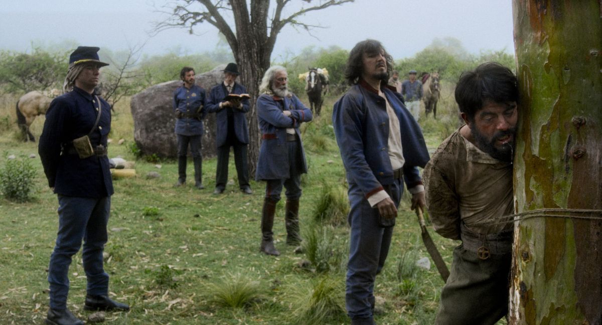 Crítica de "El escuerzo": Maldición y mitología en el corazón del campo argentino de la mano de Augusto Sinay